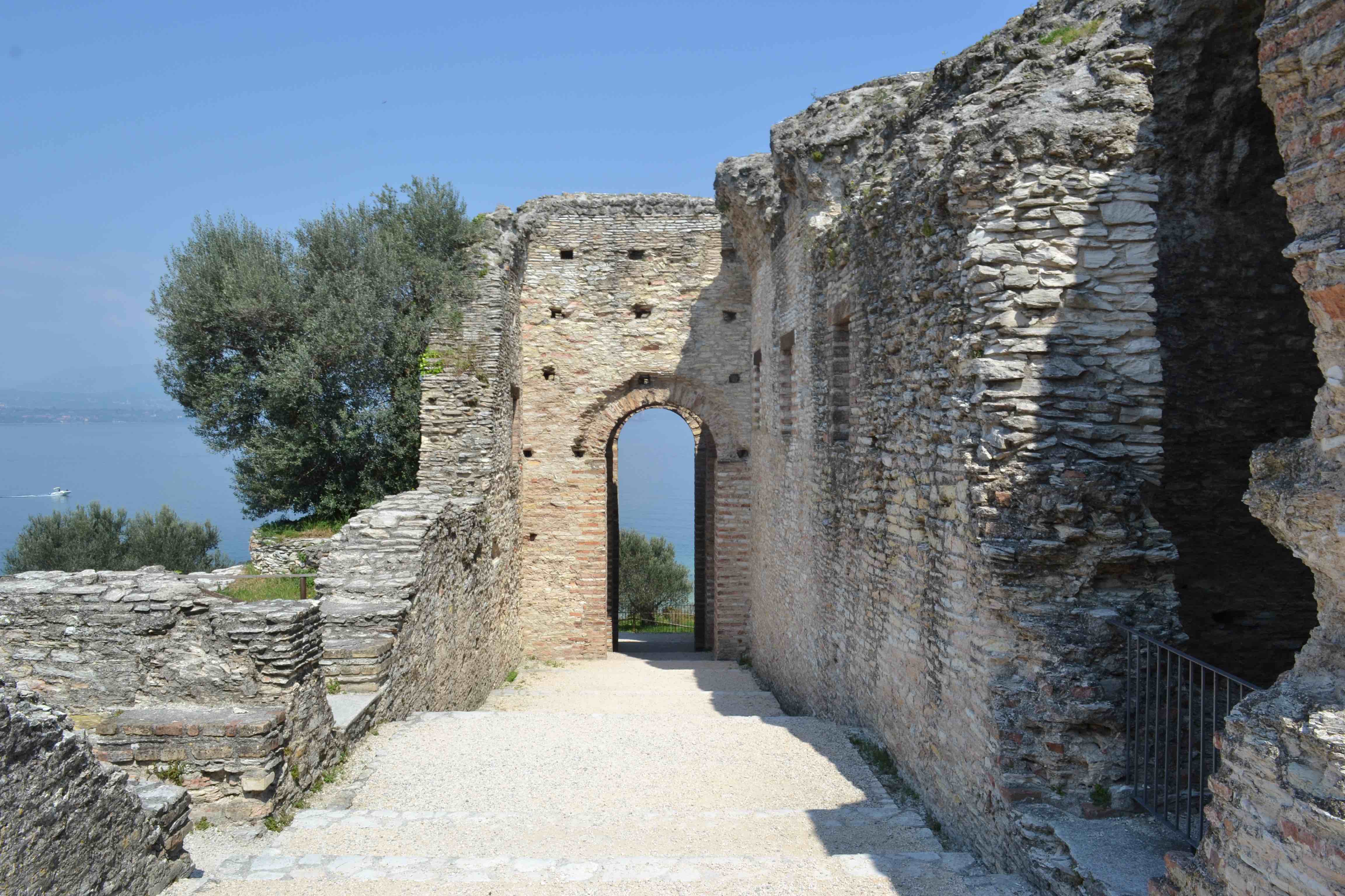 Scorcio della Villa di Catullo a Sirmione. Foto di Sara Trillini